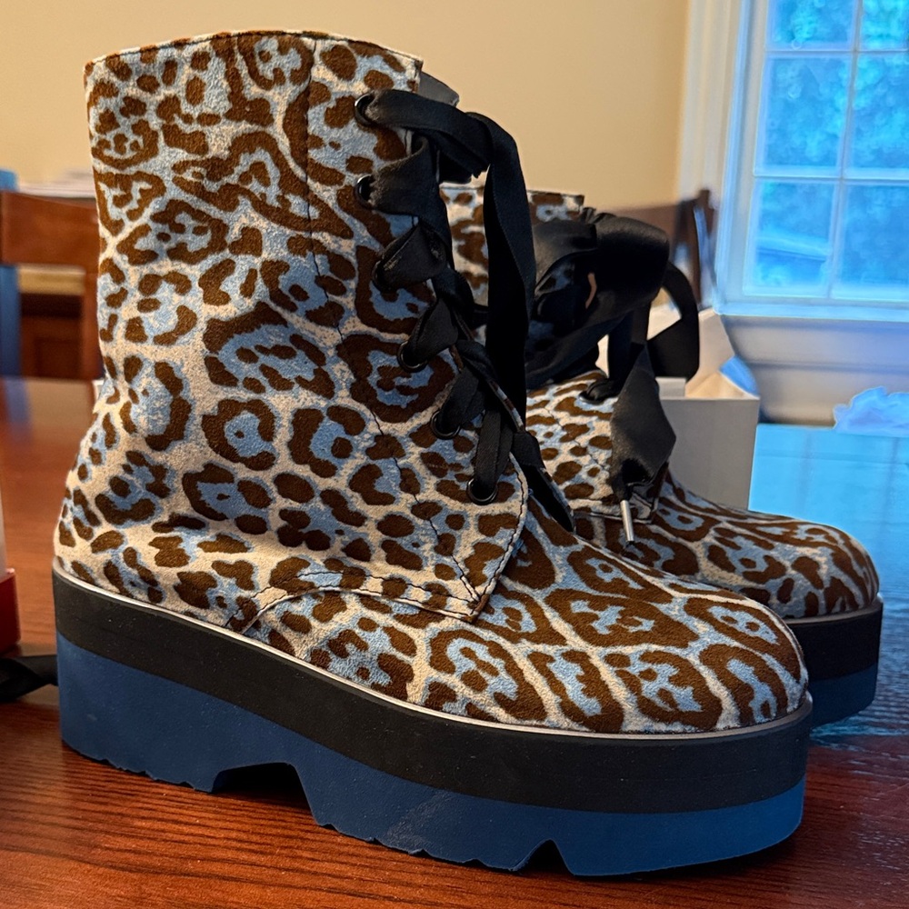 Stylish Leopard Print Platform Boots